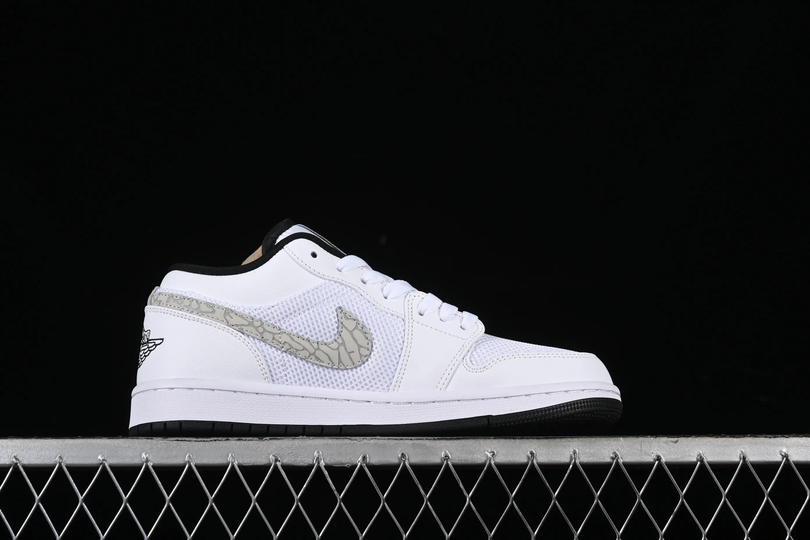 All categories Air Jordan Jordan series basketball shoes Air Jordan 1 Low Air Jordan 1 Low AJ1 Joe 1 mesh white low-top retro basketball shoes 338145-110